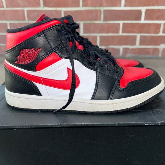 Jordan Shoes - AIR JORDAN 1 MID BLACK/FIRE RED-WHITE NOIR/BLANC/ROUGE